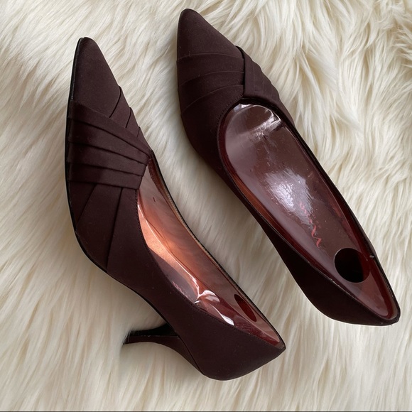 Nina Brown Kitten Heels Shoe - Picture 3 of 9